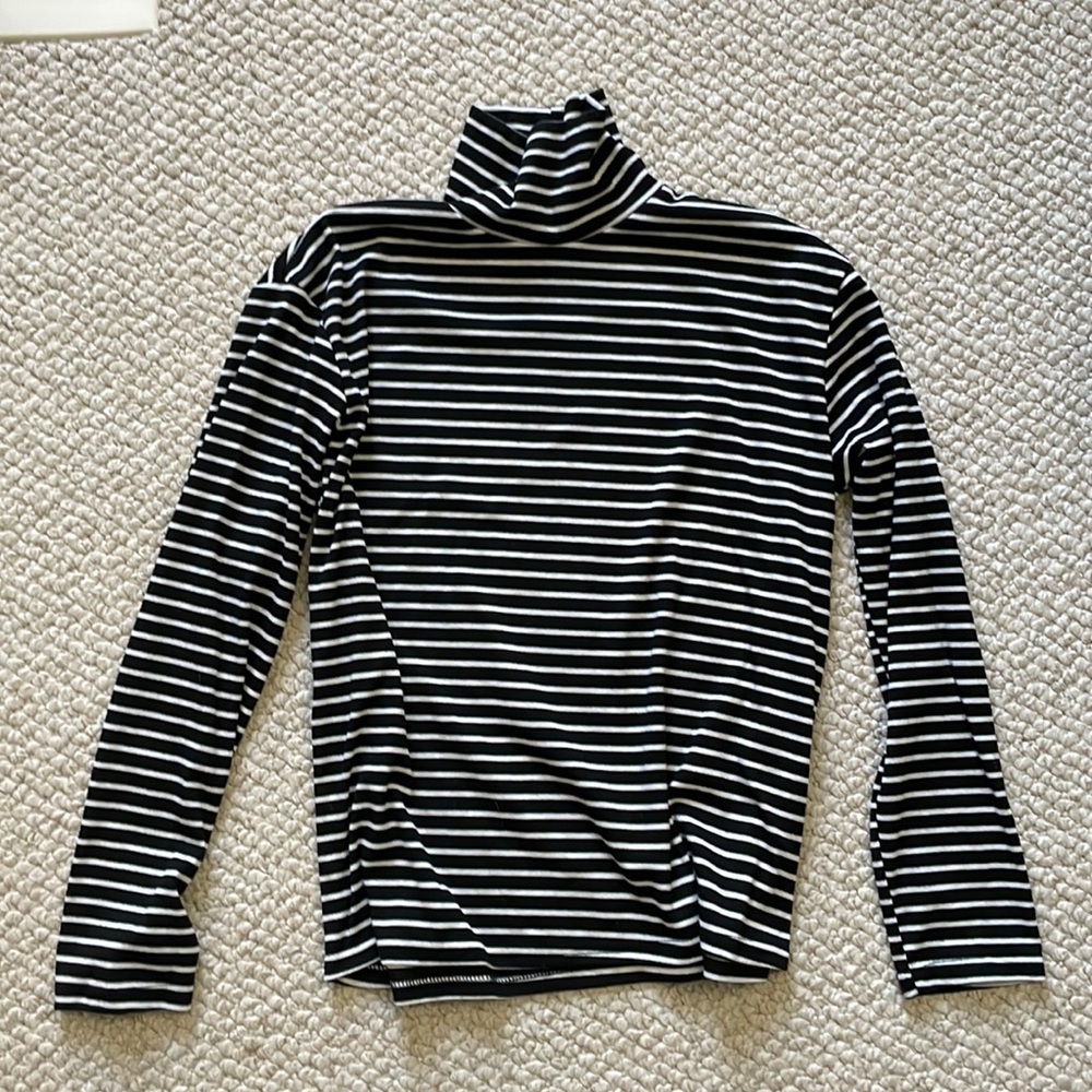 super cute striped turtleneck!!!